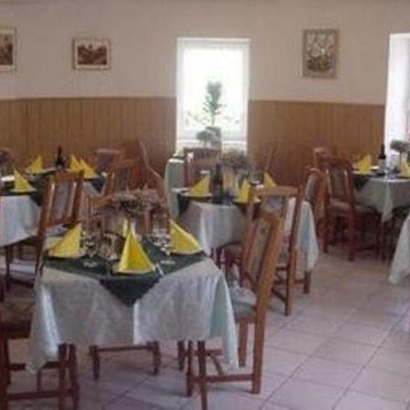 Bed and Breakfast Fuezi Panzio Шопрон Екстер'єр фото