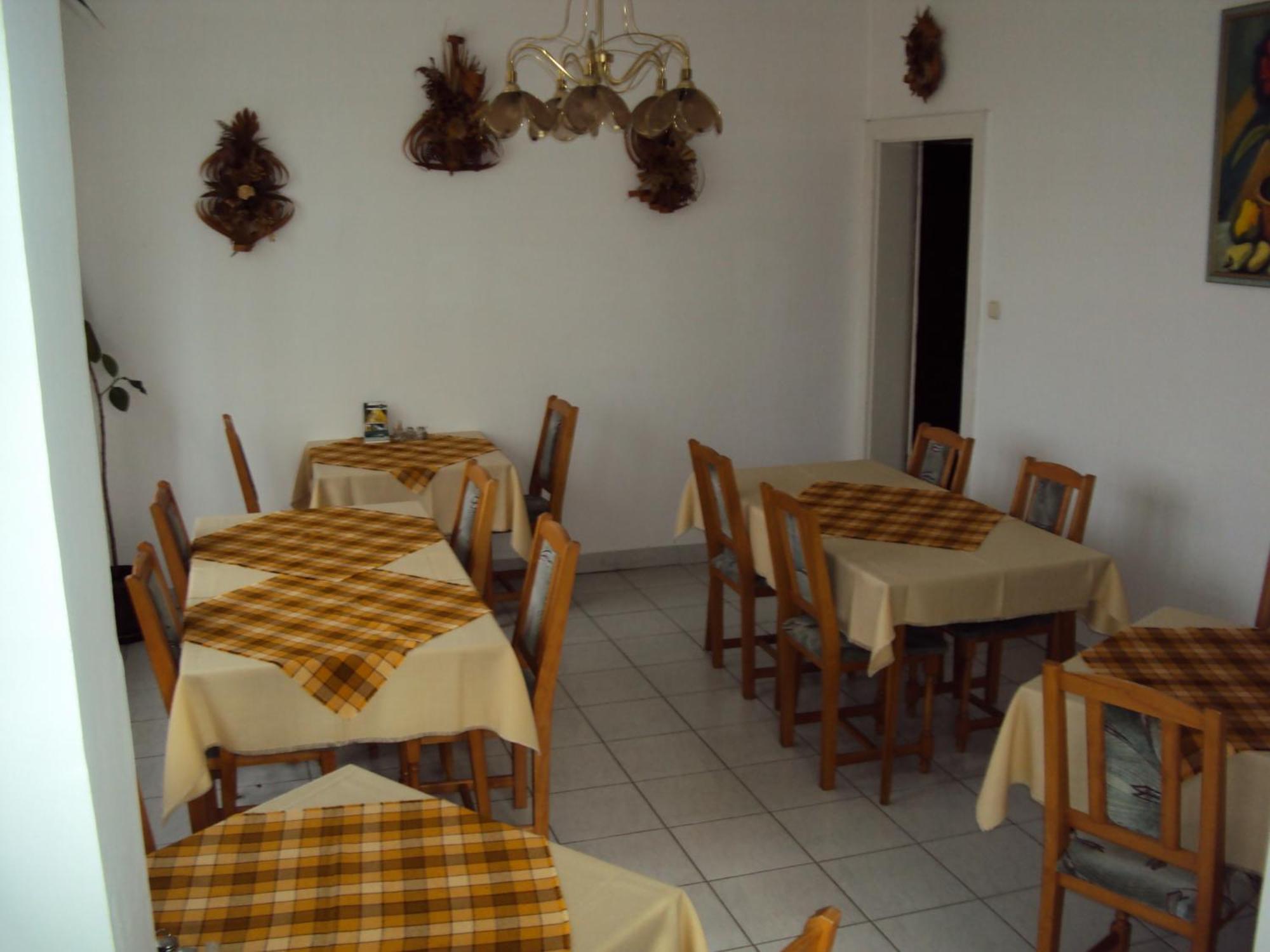 Bed and Breakfast Fuezi Panzio Шопрон Екстер'єр фото